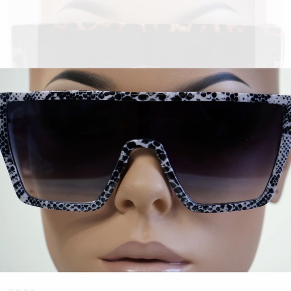 Oversized sunglasses - Picture 2 of 2